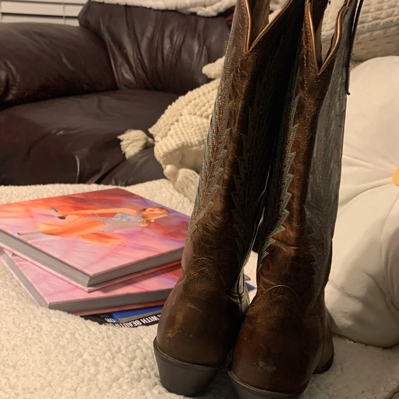 Ariat Brown Leather Western Boots with Green Embroidery - Picture 2 of 4